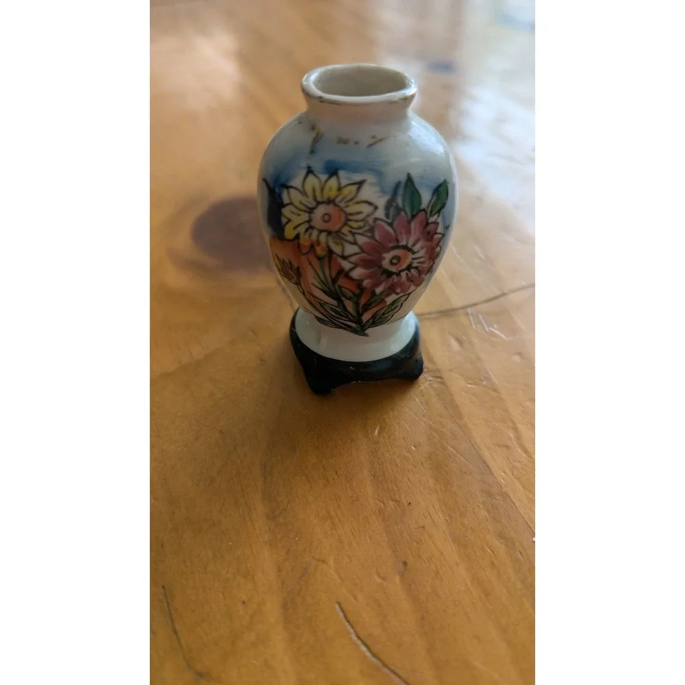 Vintage Made in Occupied Japan Miniature‎ Porcelain Floral Bud Vase Hand Painted